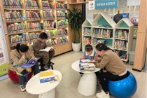 光明日报：家长孩子共同“息屏”，也要保证高质量陪伴