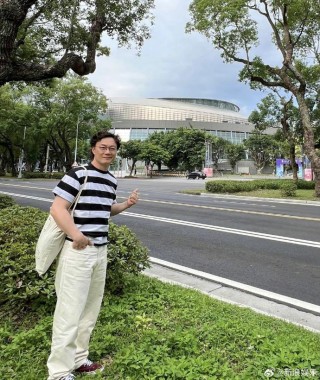歌手陈奕迅发文报平安：复活后先吃肉